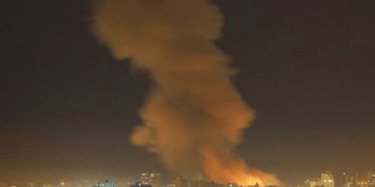 انتشال شهيدين من بين أنقاض موقع للقسام