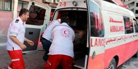 إصابة طفل بجروح بليغة جراء انفجار ألعاب نارية في الخليل