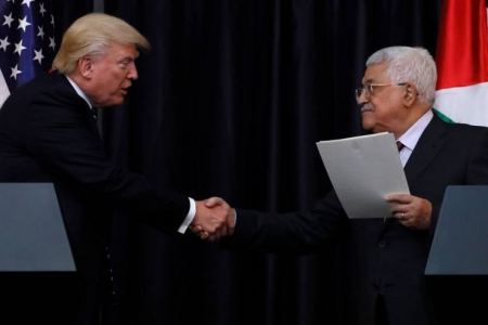 الرئيس عباس حذَّره- ترامب: أنوي نقل السفارة للقدس