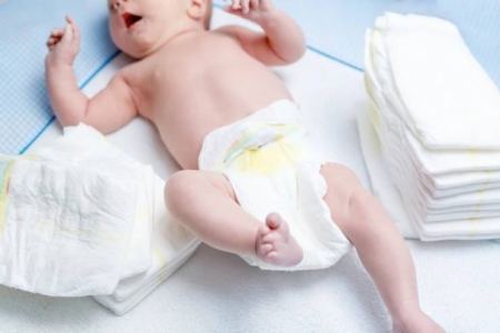  أكياس حفاضات أطفال تسبب الموت... قصة هذا الطفل تُبكي