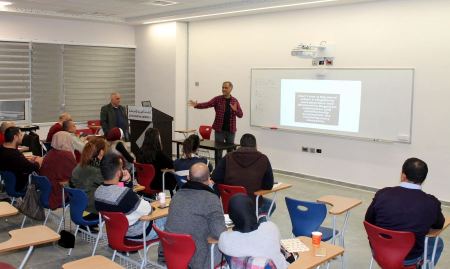  الجامعة العربية الامريكية تستضيف سفير جنوب افريقيا السابق لدى فلسطين في محاضرة لطلبة الماجستير