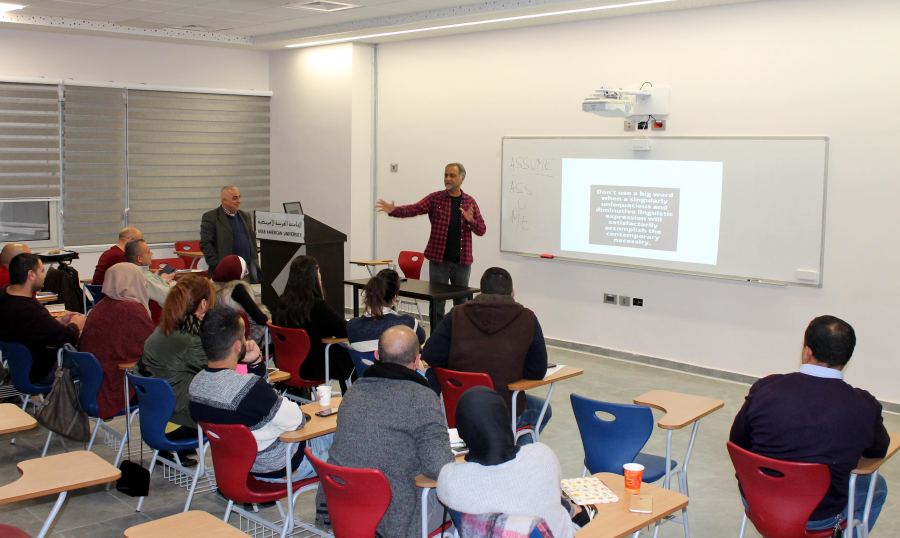  الجامعة العربية الامريكية تستضيف سفير جنوب افريقيا السابق لدى فلسطين في محاضرة لطلبة الماجستير