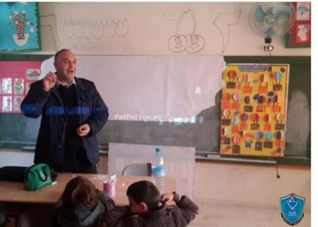 الشرطة تنظم محاضرة حول السلامة المرورية و تدريب ميداني في جنين