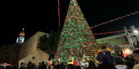  إضاءة شجرة “ميلاد الحرية” للأسرى في بيت لحم