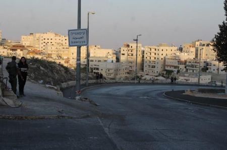 حملة اعتقالات تطال 8 مواطنين من القدس والضفة