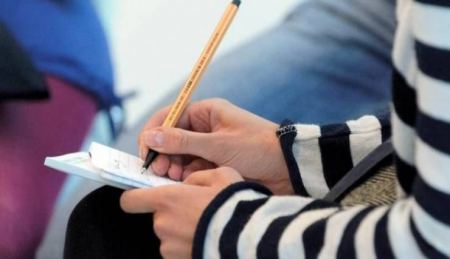  التربية تعلن أسماء طلبة الجامعات المرشحين لمنح الوزارة