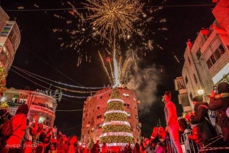 إنارة شجرة الميلاد في رام الله