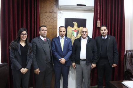  المحافظ الرجوب يستقبل وفد من بنك القدس في جنين