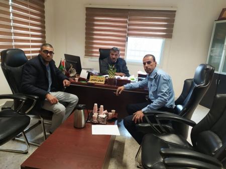 بلدية وشرطة الزبابدة يبحثان الخطة المرورية خلال حفل إنارة الشجرة