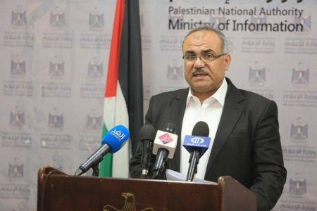 الأشغال العامة والإسكان توجه دعوة للمانحين لحماية شاطئ غزة من الانهيار التآكل