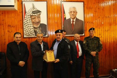  قلقيلية : تكريم مدراء وضباط الأجهزة الأمنية الذين خدموا في المحافظة