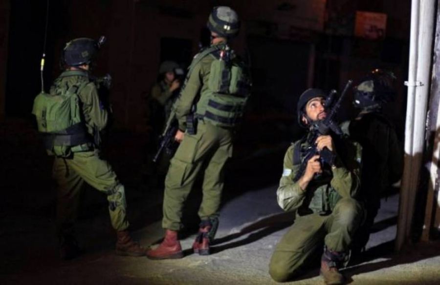  الاحتلال يعتقل 13 فلسطينيًا بينهم صحفيين