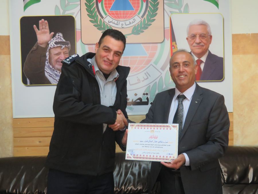 خلال زيارته لمديرية الدفاع المدني نائب المحافظ يشيد بجهود وكفاءة طواقم الدفاع المدني