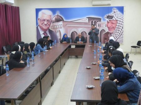 محافظ جنين يستقبل طالبات مدرسة جنين الثانوية في اطار مبادرة " جنيننا "