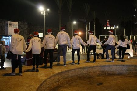 التجمع الوطني المسيحي يحي ليلة الميلاد في البلدة القديمة بالقدس وعلى الحواجز العسكرية المُحاصرة لها
