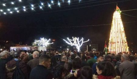 دعوة للتغطية لاحتفال انارة شجرة الميلاد