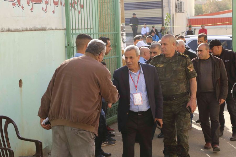 قلقيلية : المحافظ يتفقد عدداً من مراكز الاقتراع في المحافظة