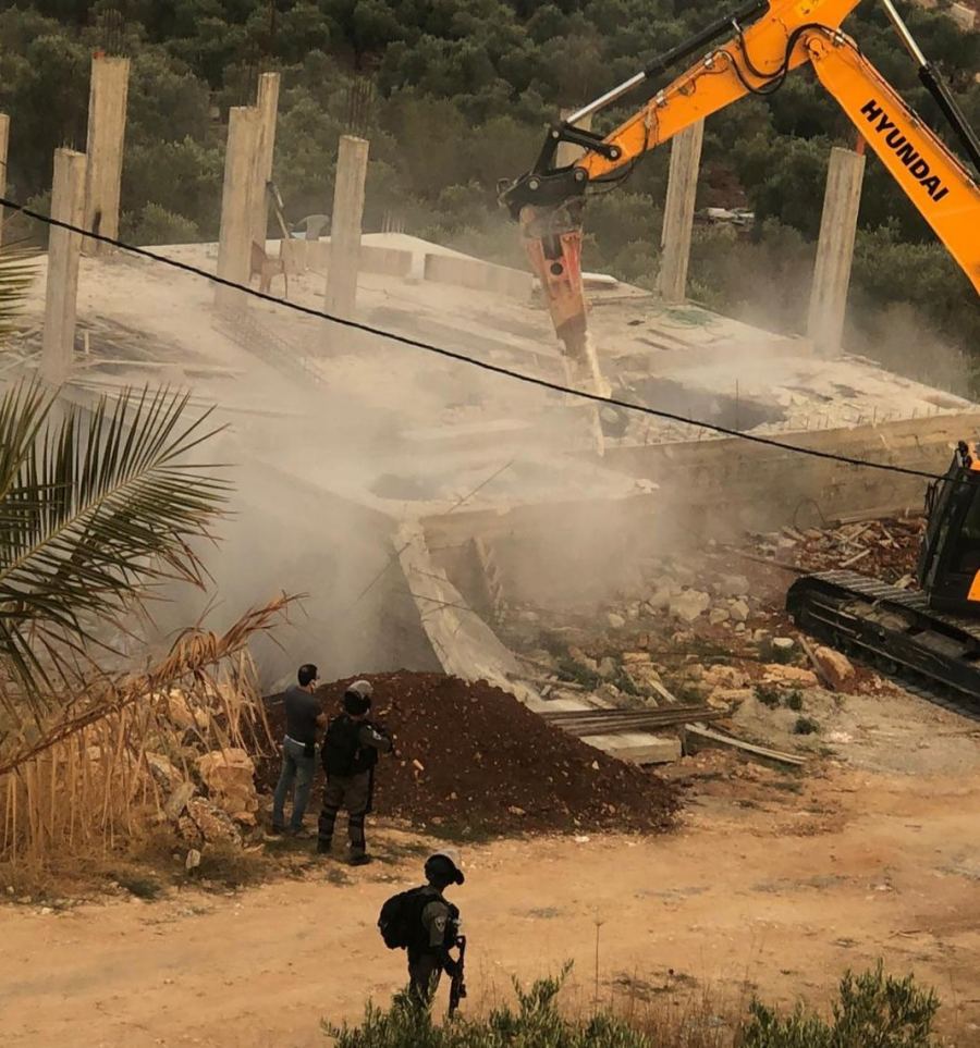 في عملية مستمرة: الاحتلال يهدم 6 منازل في قرية الديوك التحتا غرب أريحا