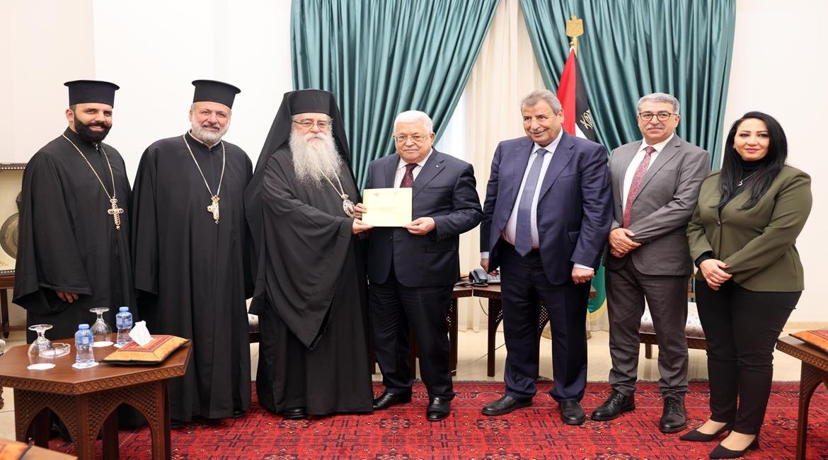 الرئيس يتسلم دعوة لحضور احتفالات أعياد الميلاد وفق التقويم الشرقي
