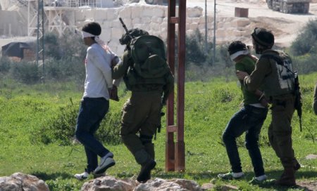 الاحتلال يعتقل 23 مواطنا من الضفة