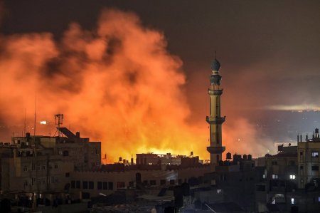 في اليوم الـ74 من العدوان: عشرات الشهداء والجرحى بينهم صحفي في سلسلة غارات عنيفة على القطاع