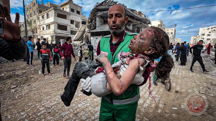  شهداء بقصف الاحتلال مجموعة مواطنين في مخيم الشاطئ