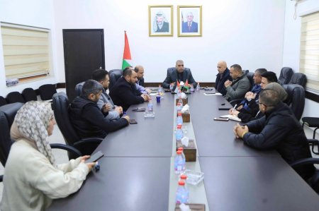 قلقيلية: اجتماع لجنة تنظيم الاسواق وازالة التعديات