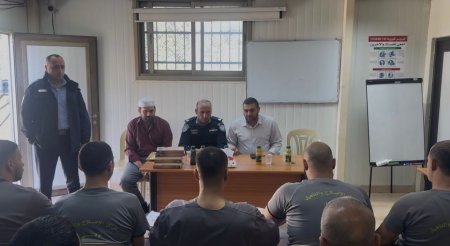 الشرطة تخرج دورة تحفيظ القران في مركز الإصلاح والتأهيل في طولكرم