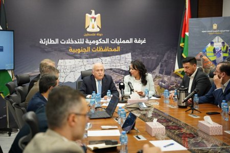 غرفة العمليات الحكومية تستعرض خطة الإغاثة والتعافي لوزارة الاقتصاد الوطني في غزة