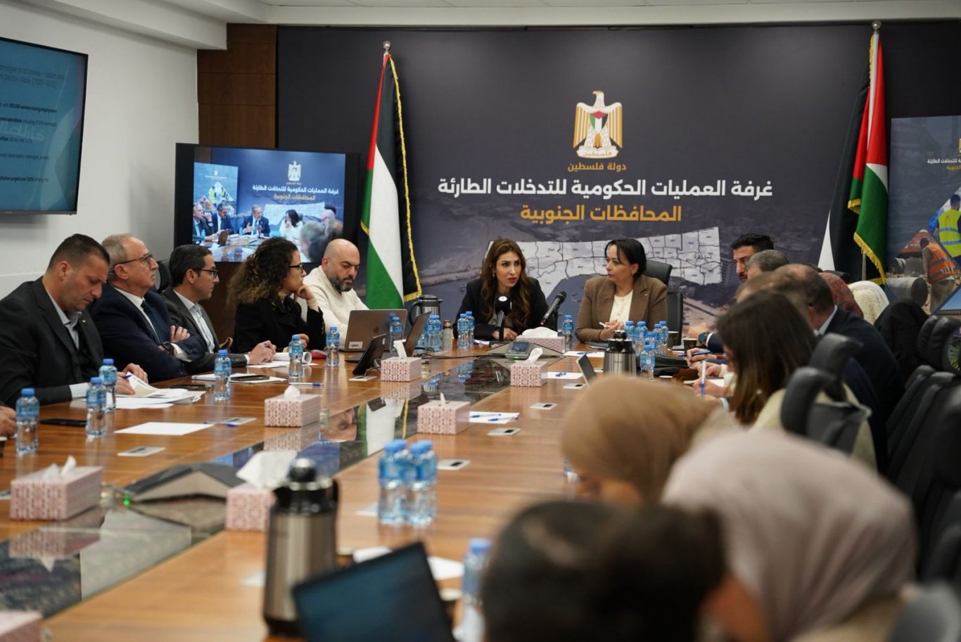 غرفة العمليات الحكومية تستعرض خطة الإغاثة والتعافي لوزارة العمل في قطاع غزة