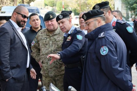 اللواء علام السقا يتسلّم 35 دراجة نارية منحة كندية لتعزيز قدرات الشرطة الفلسطينية