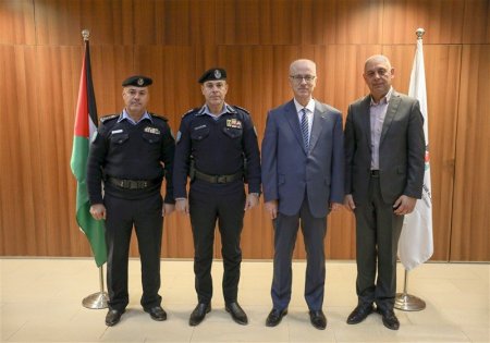 لجنة الانتخابات والشرطة تبحثان التحضيرات للانتخابات المحلية 2026