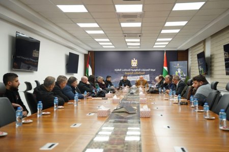 لقاء حكومي– إعلامي يبحث تحديات الإذاعات المحلية وسبل دعمها وتعزيز استدامتها